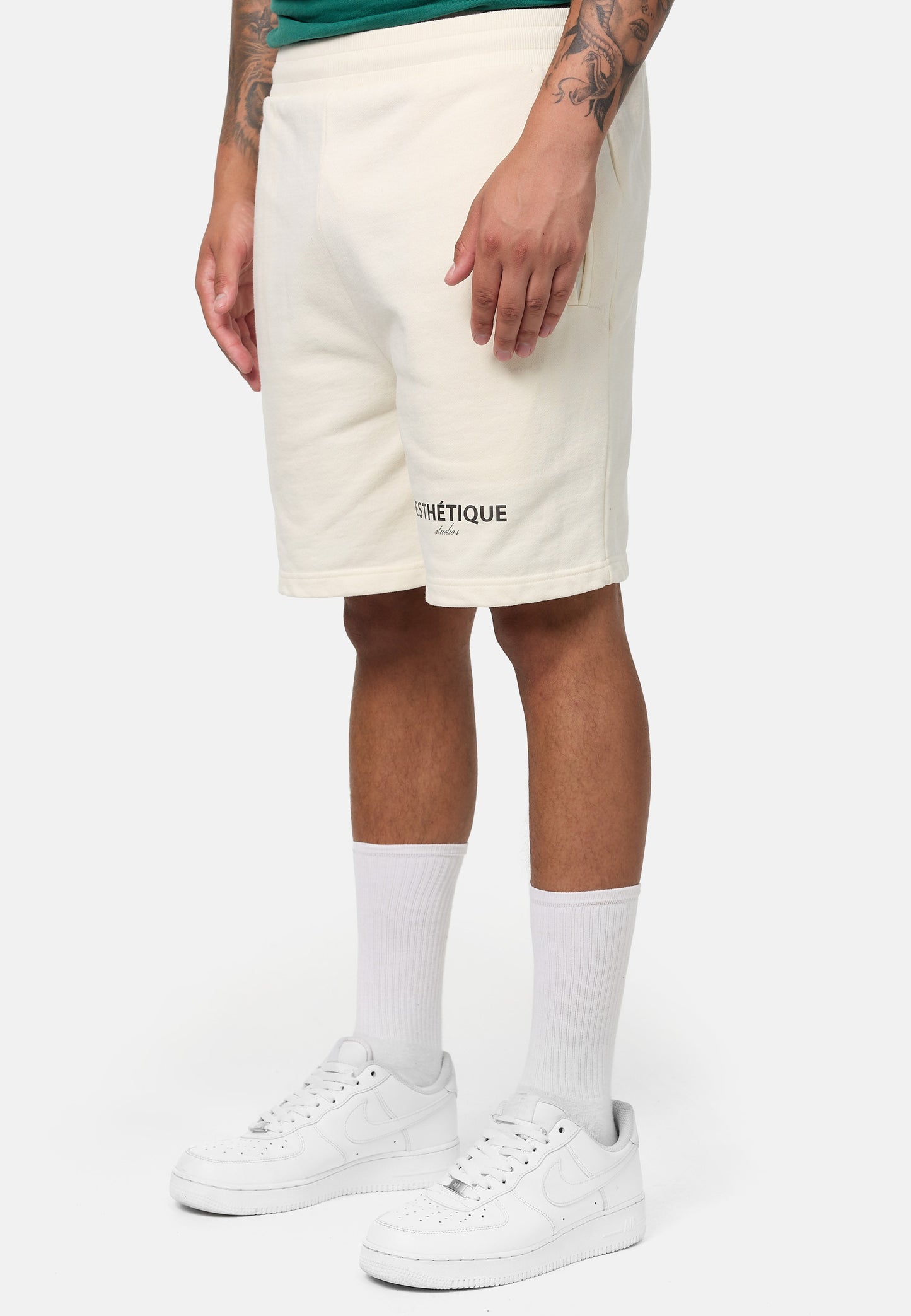CREAM WHITE SHORTS